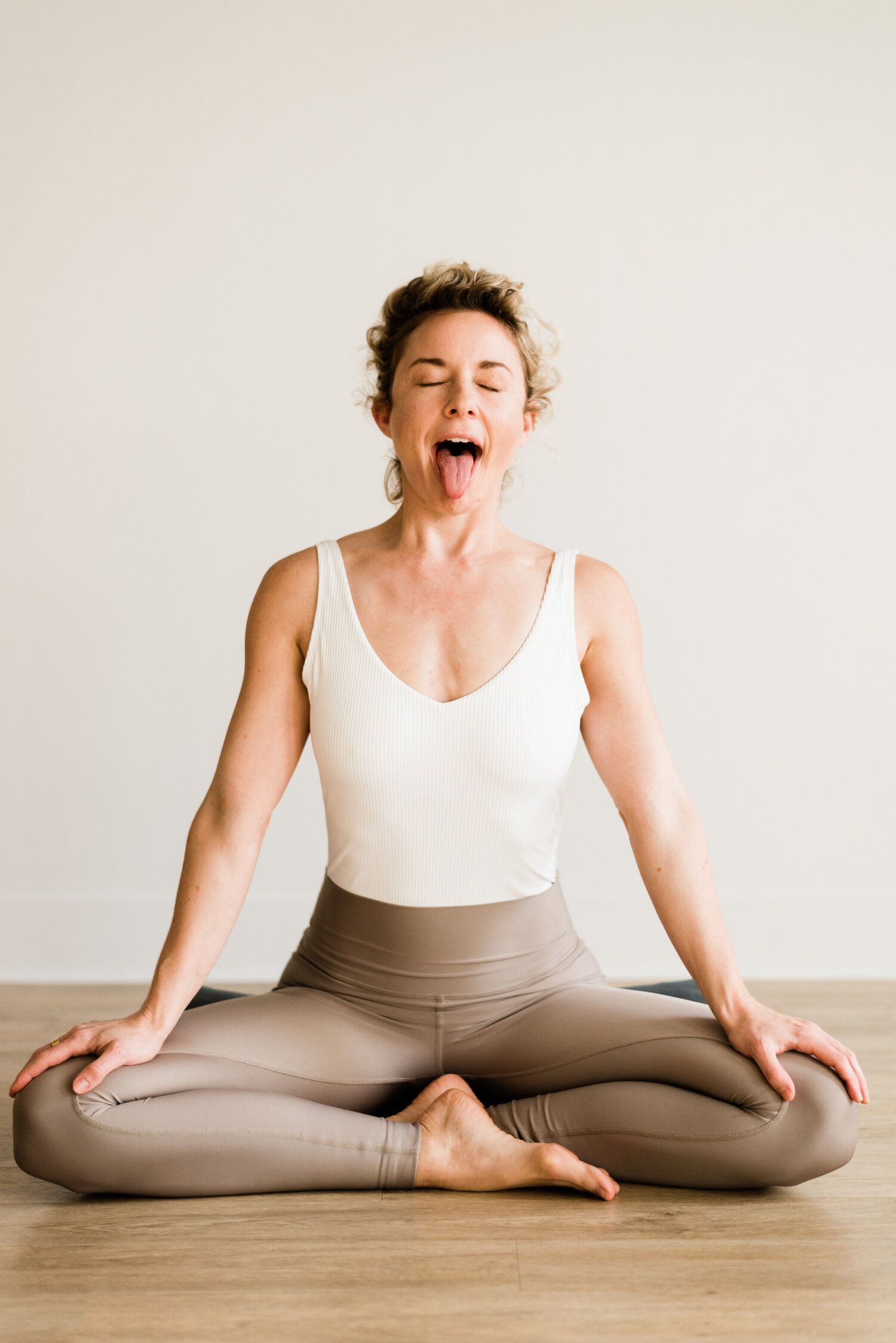  Lion Breathe in Cross-Legged Pose