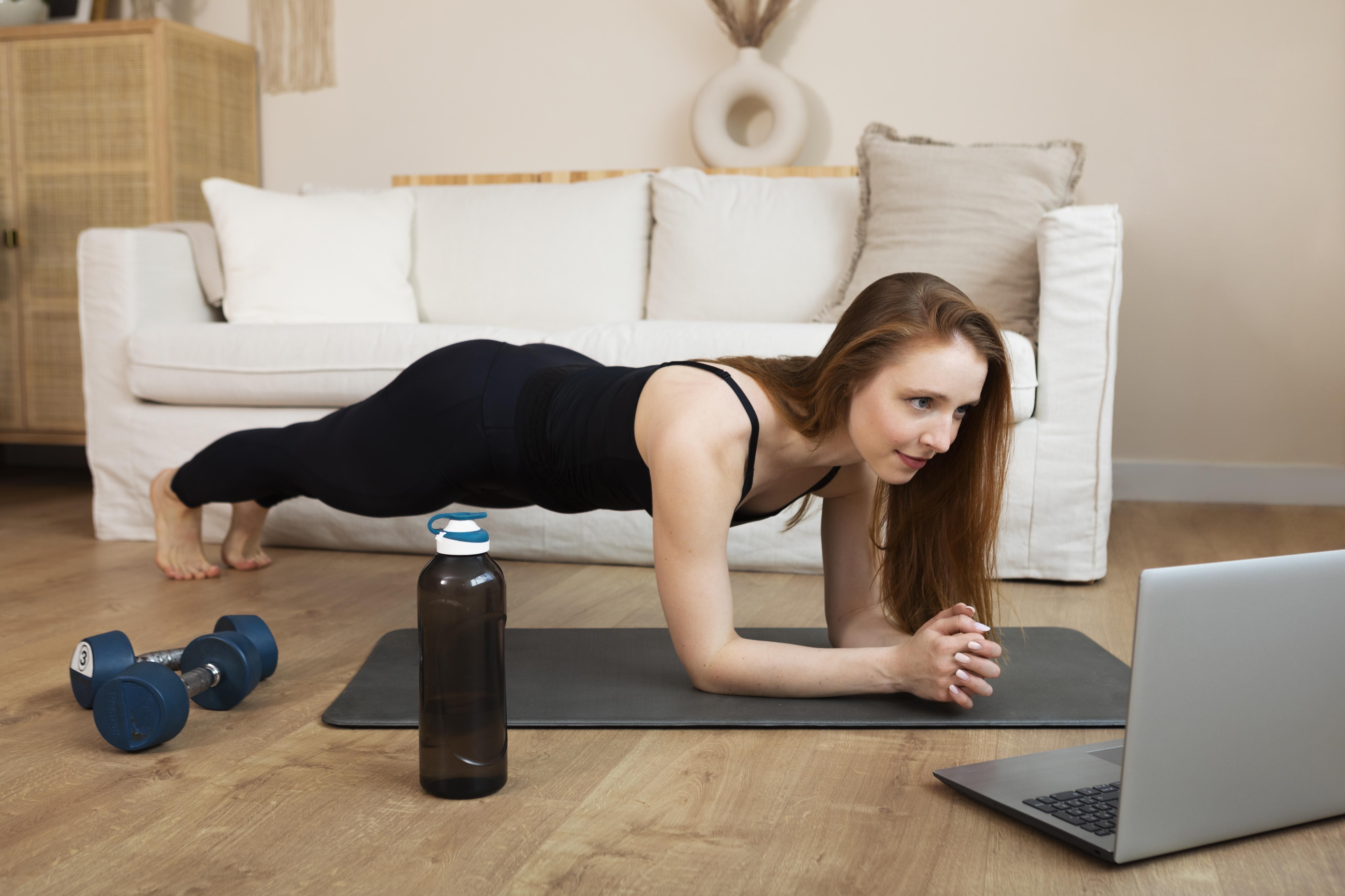 2 (9).jpg Forearm Plank Pos