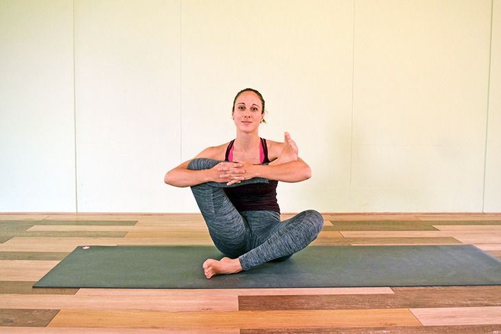 3 (12).jpg Hindolasana (Seated Leg Cradle Dynamic Movement)