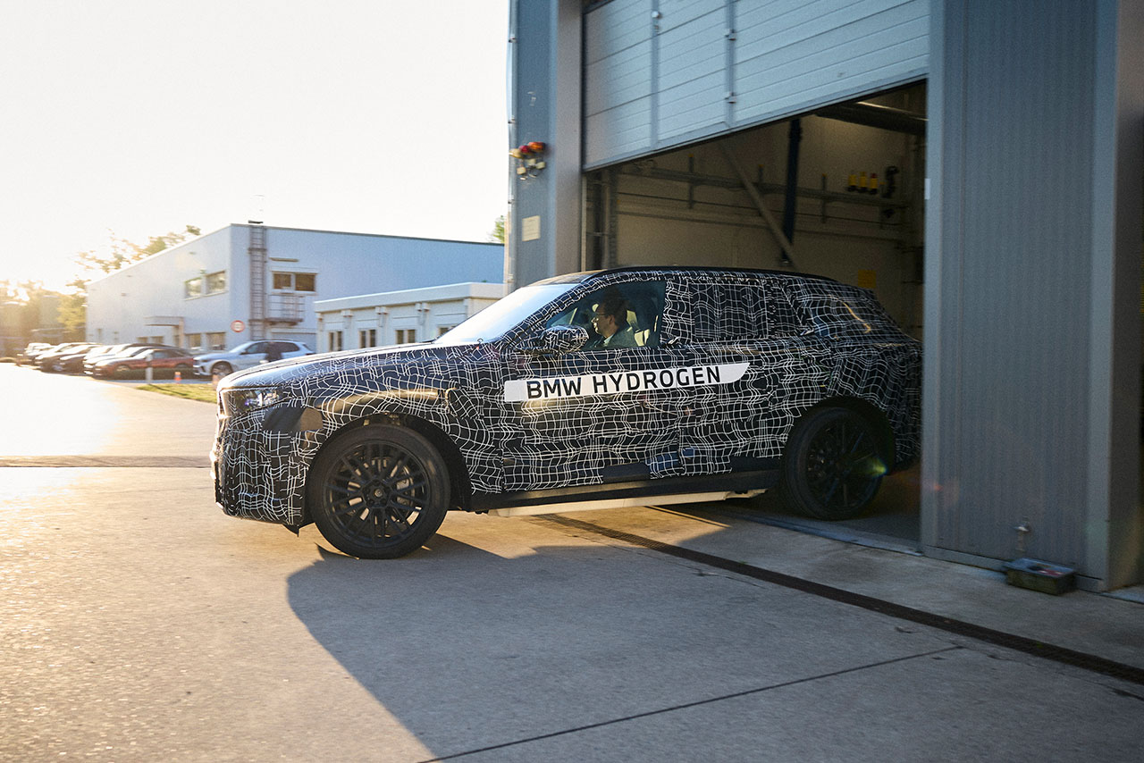New BMW X5 To Include Hydrogen Fuel Cell Option