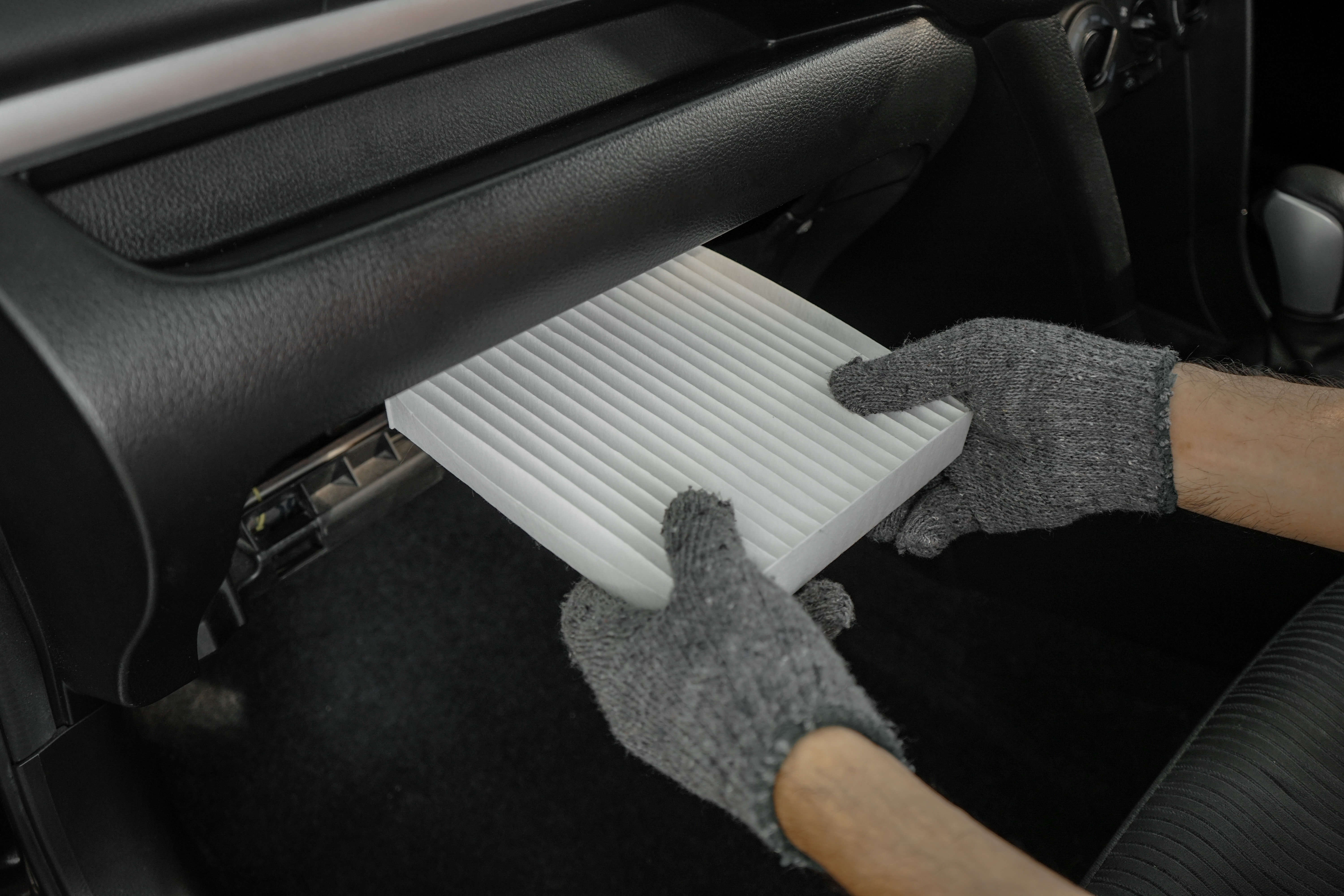 Engine Air Filter vs Cabin Air Filter: Which One Does Your Car Actually Need? 