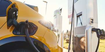 How Does Paying for EV Electricity Work? 