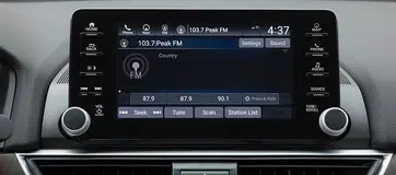 HD Radio vs Satellite Radio: Car Audio Options Compared