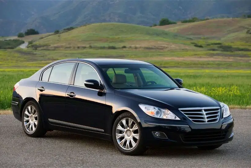 2011-Hyundai-Genesis.jpg