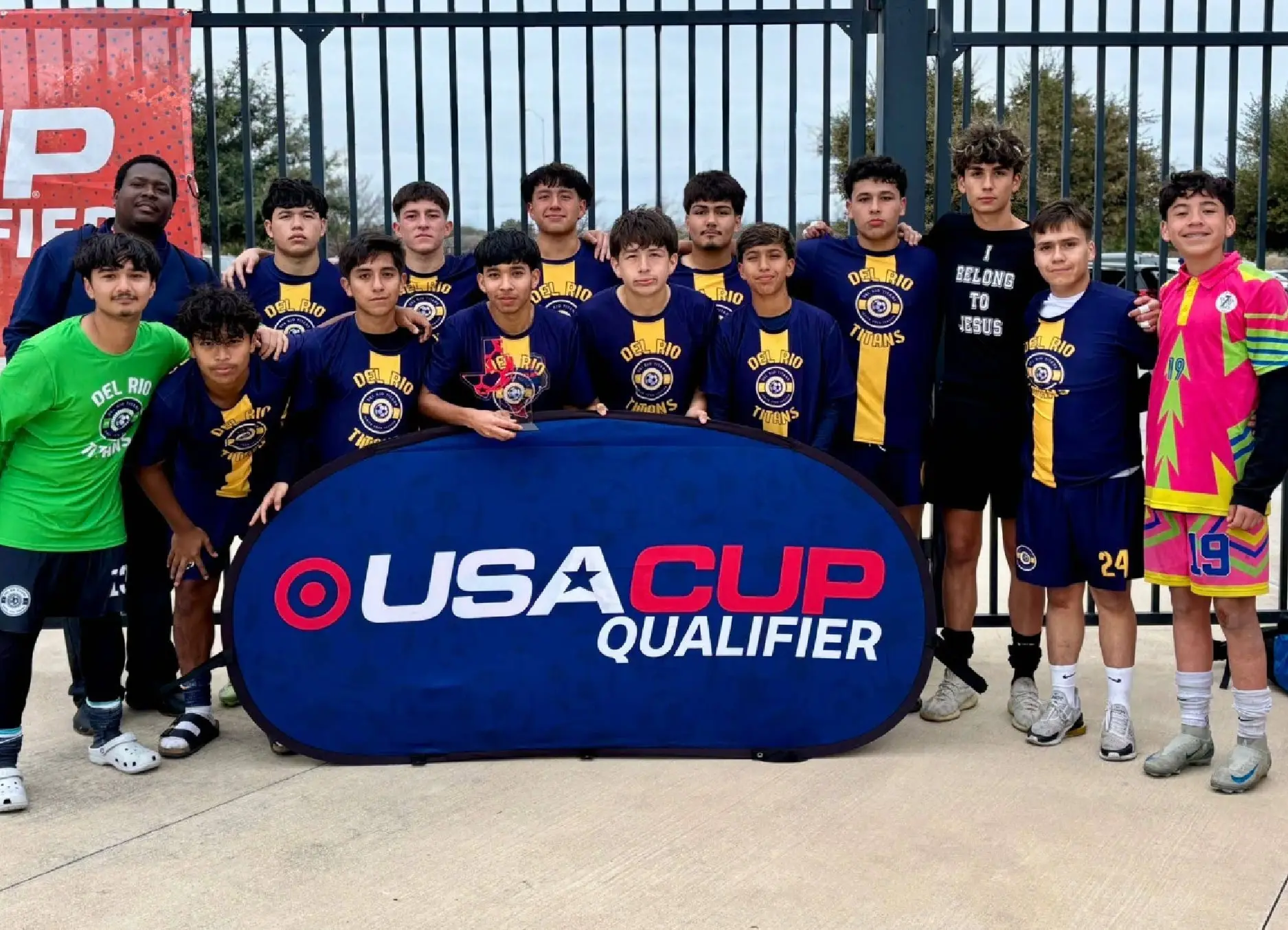 Soccer team photo 12