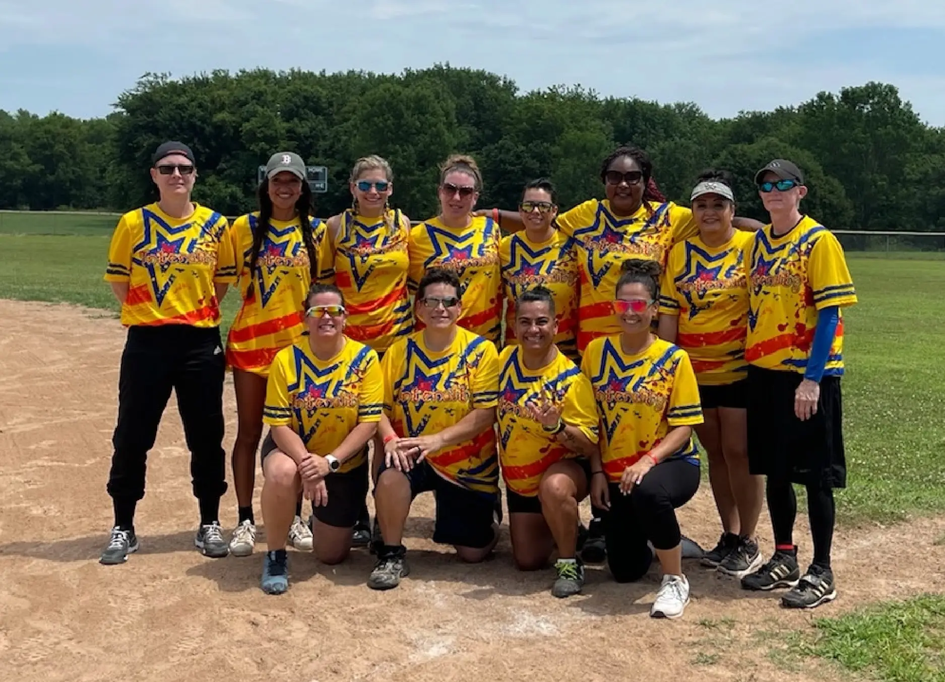 Softball team photo 8