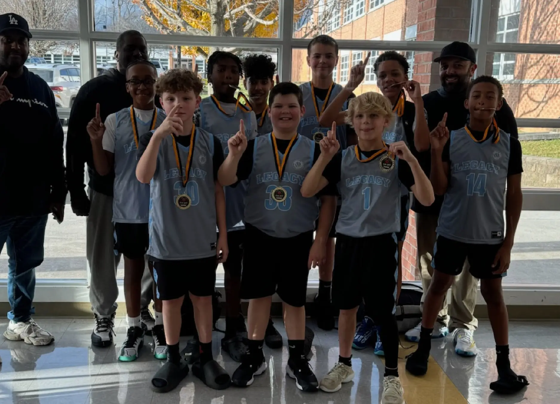 Basketball team photo 14