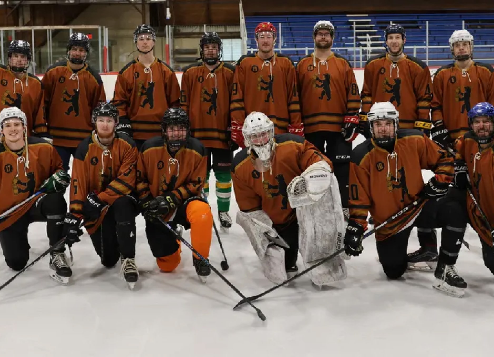 Hockey team photo 12