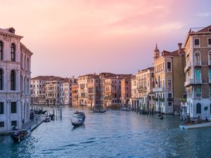 Chi Italy Cover Image