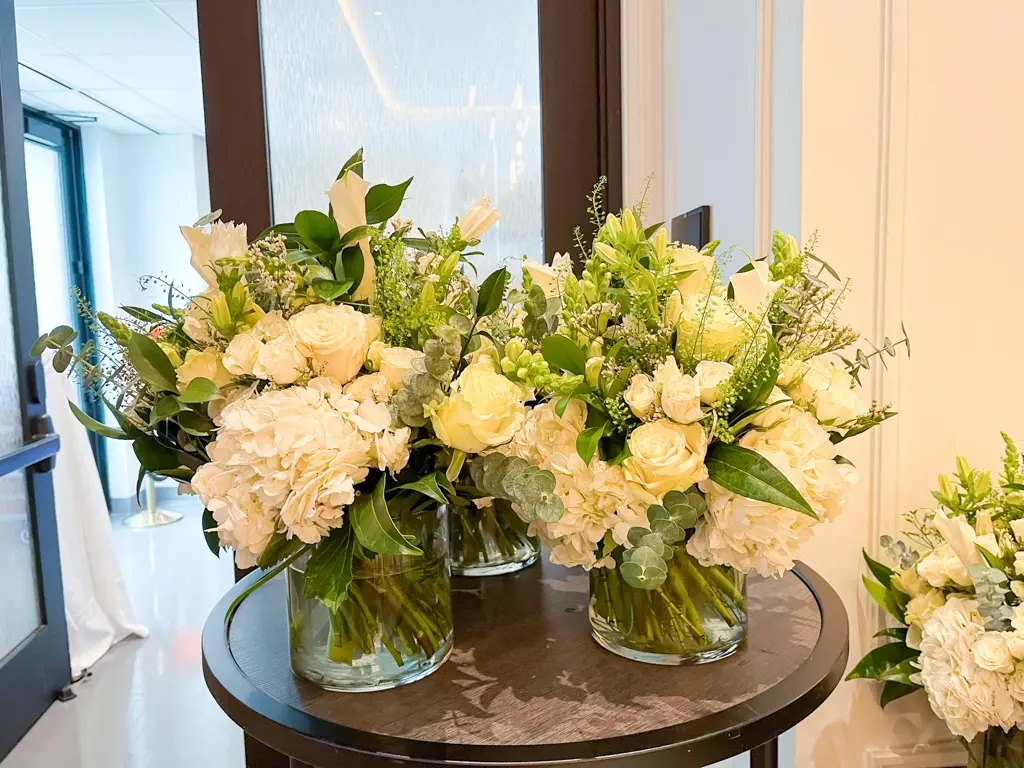 Small wedding table centerpiece.