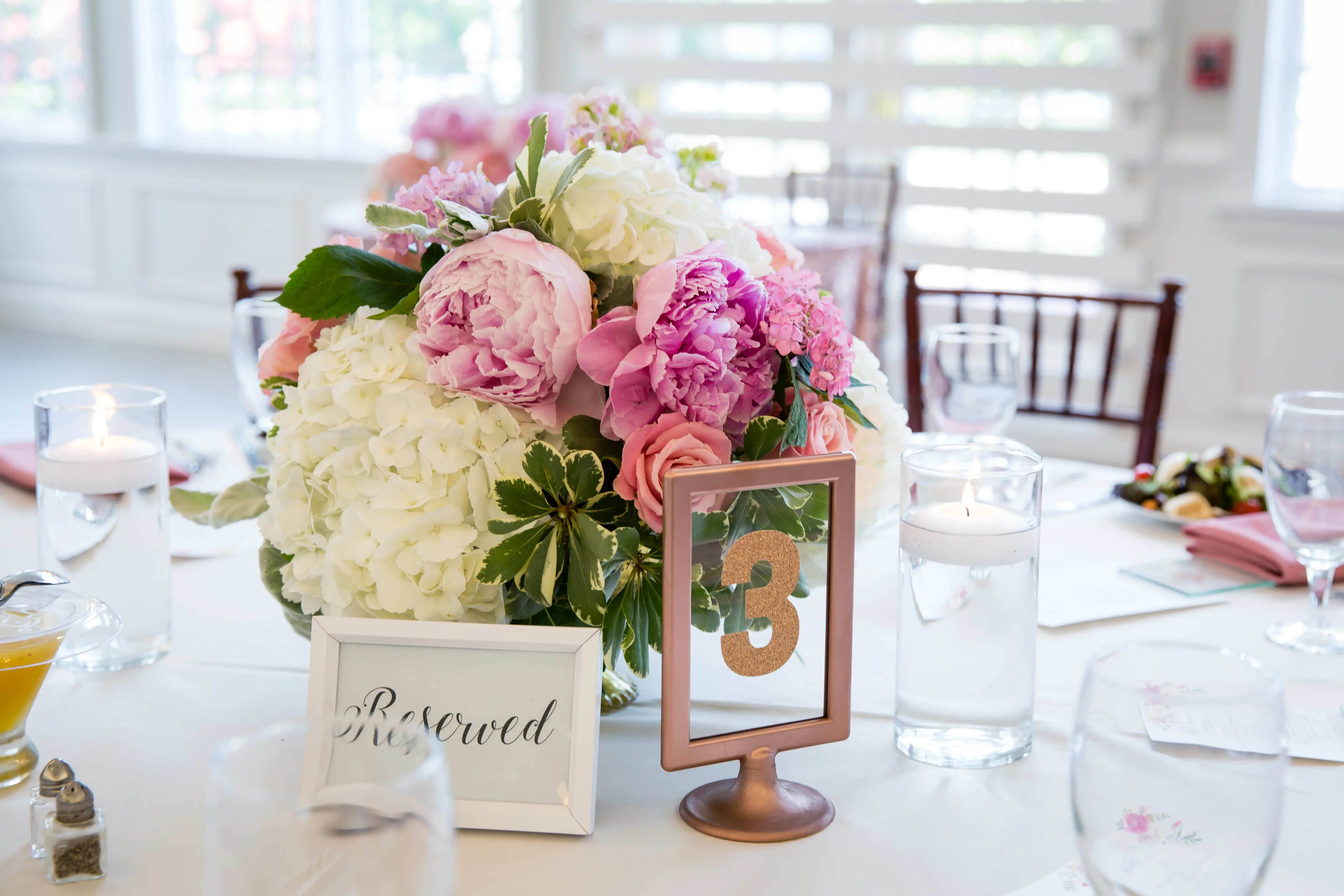 Small table centerpiece at wedding.