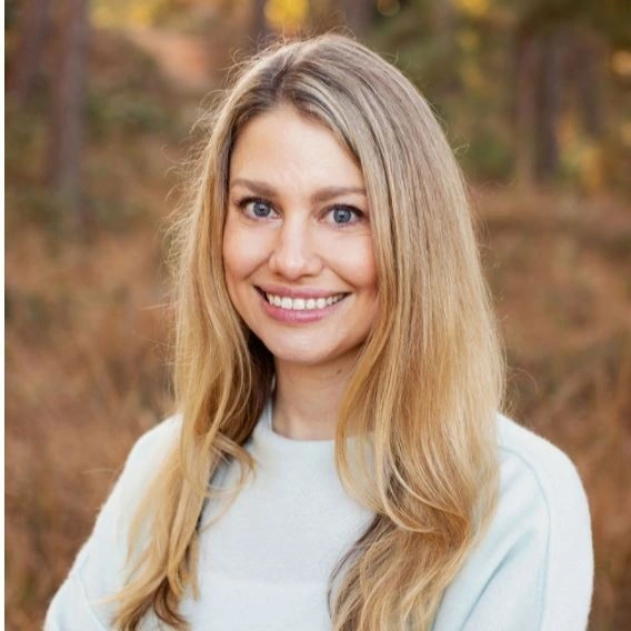 Kirsten Davis
