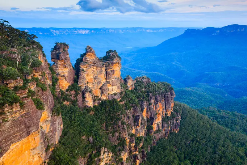 three-sisters-australia-echo-point-blue-mountains-national-park-nsw-39374257.webp