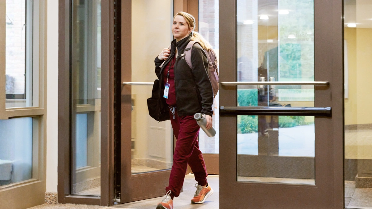 Understanding Travel Nurse Requirements: A Guide for Your First Assignment