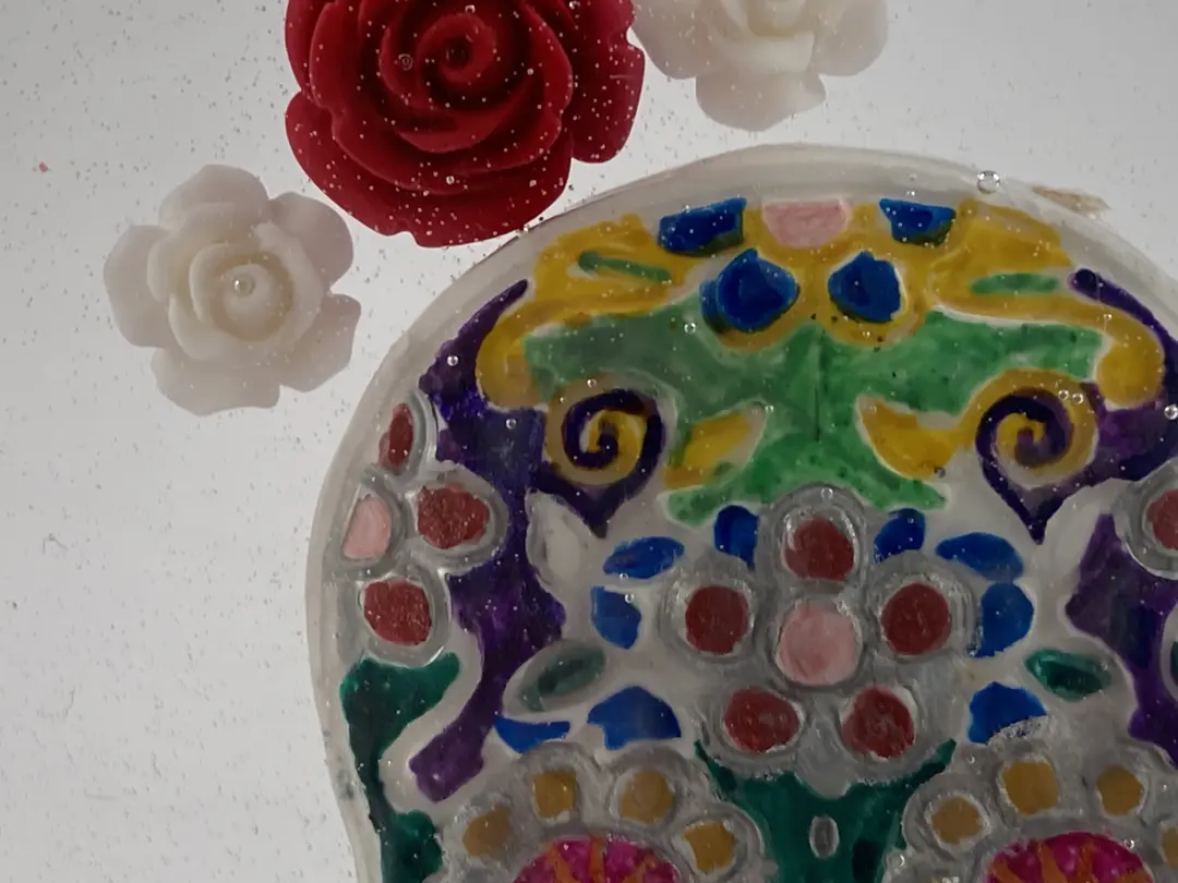 Red and White Roses Catrina Paper Weight