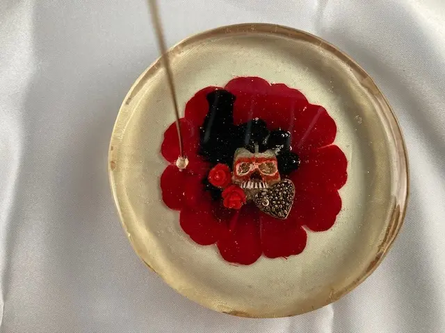 Catrina with Black Feather and Roses Memo Holder