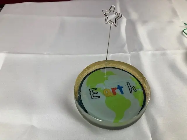 Art in the Earth Memo Holder