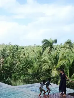 Spring Break Travel Guide : Right Place, Right Time